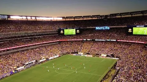 烽火对决！惠灵顿凤凰激情碰撞墨尔本城，谁能登顶澳超巅峰？